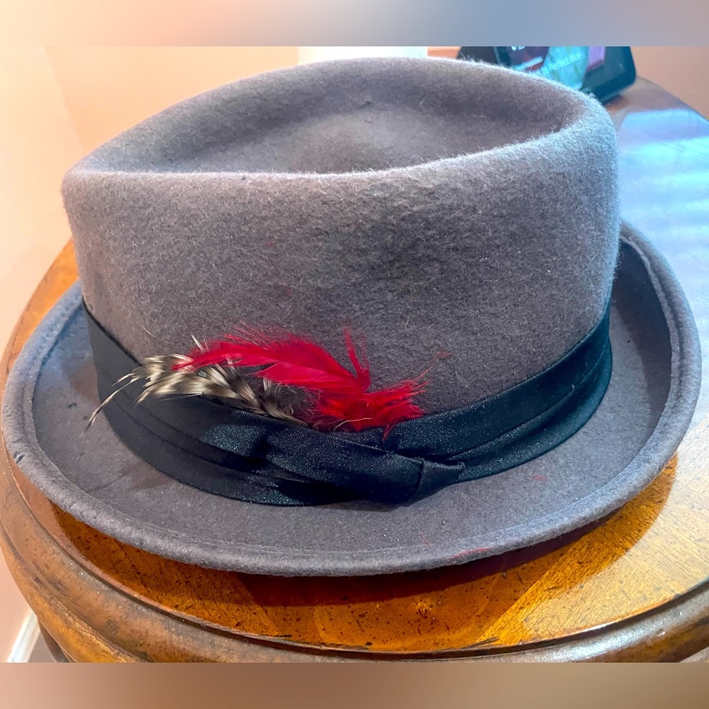 Classic Grey Wool Hat with Feathers